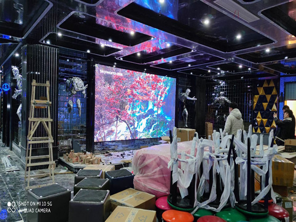 咸安室内P2.5全彩显示屏